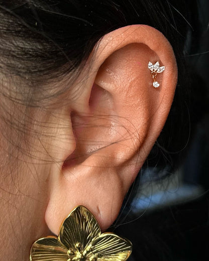 Titanium Piercing with Flower Shaped Crystal - Maya