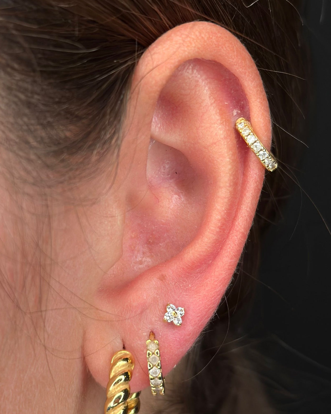 Titanium Subtiele Bloem Piercing met Kristallen - Lua